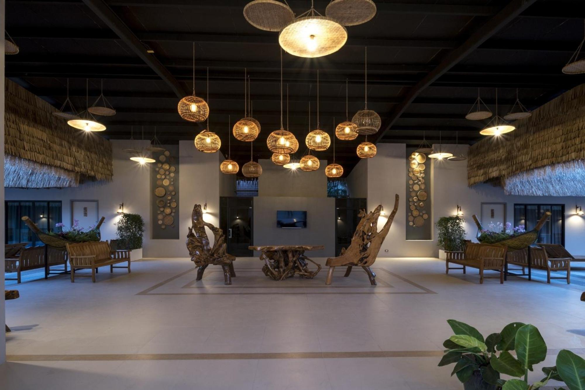 Ozone Villa Phuket Pa Khlok Exterior foto